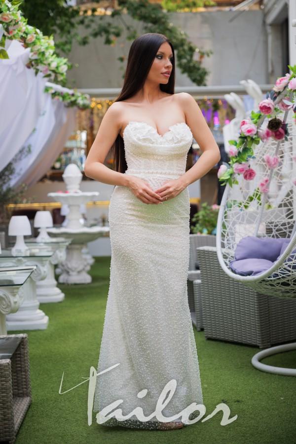 svatbena roklya liliya